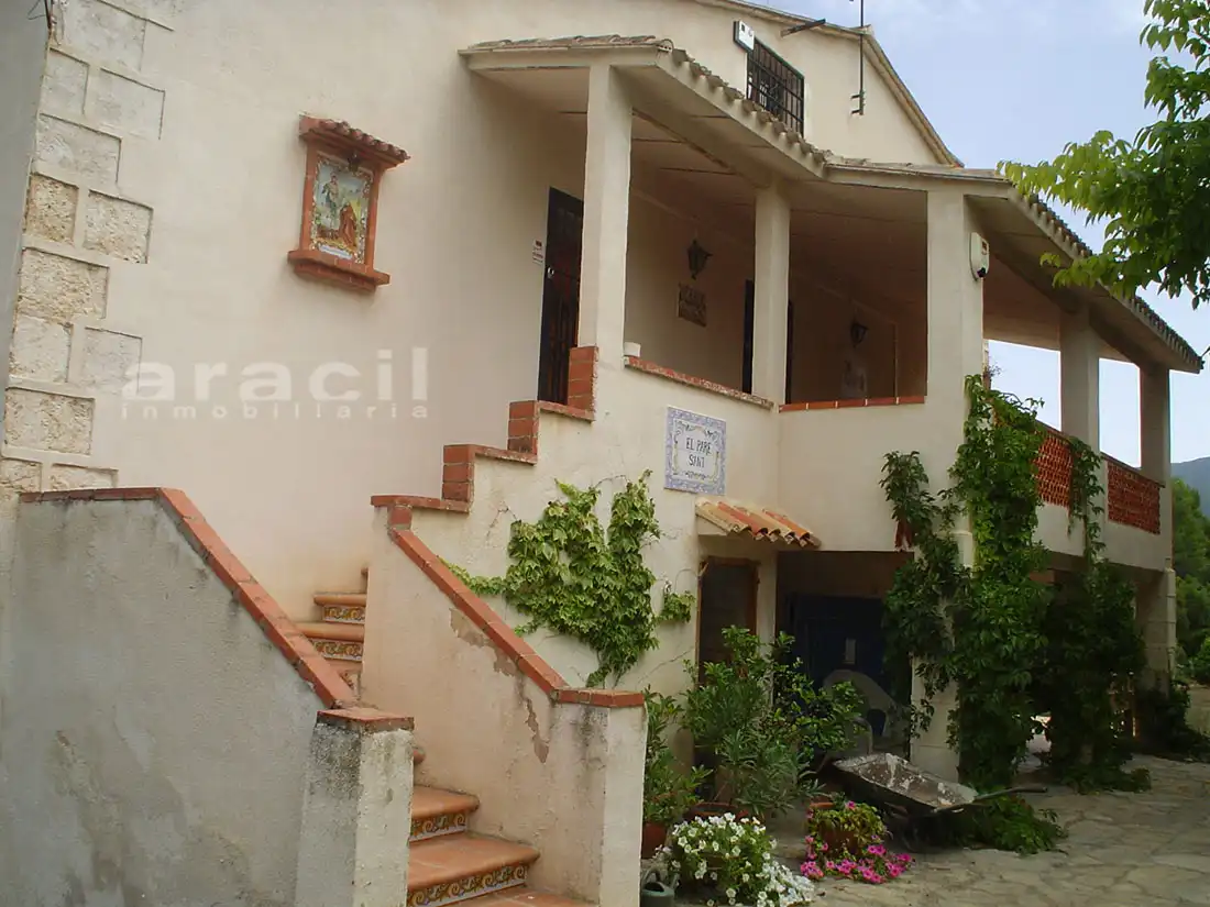 Vista exterior de Finca rústica en venda en Alcoy / Alcoi amb Aire condicionat, Jardí privat i Terrassa