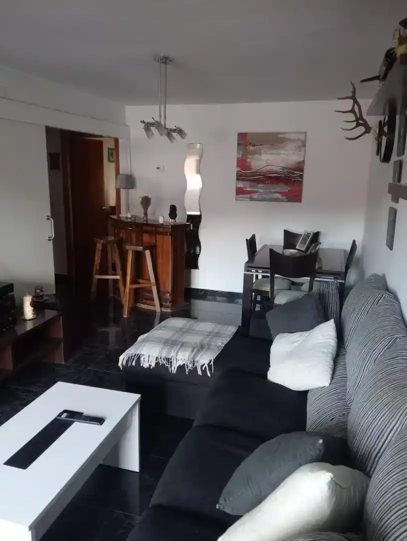 Sala de estar de Casa adosada en venta en Tragacete con Balcón