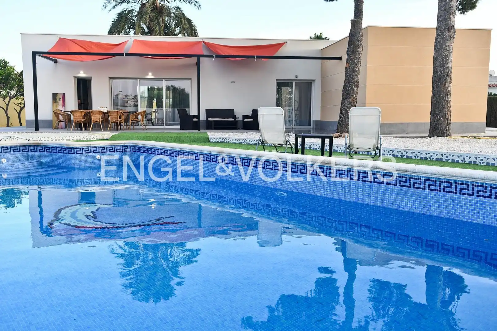 Piscina de Casa o xalet de lloguer en Torrevieja amb Aire condicionat, Calefacció i Jardí privat
