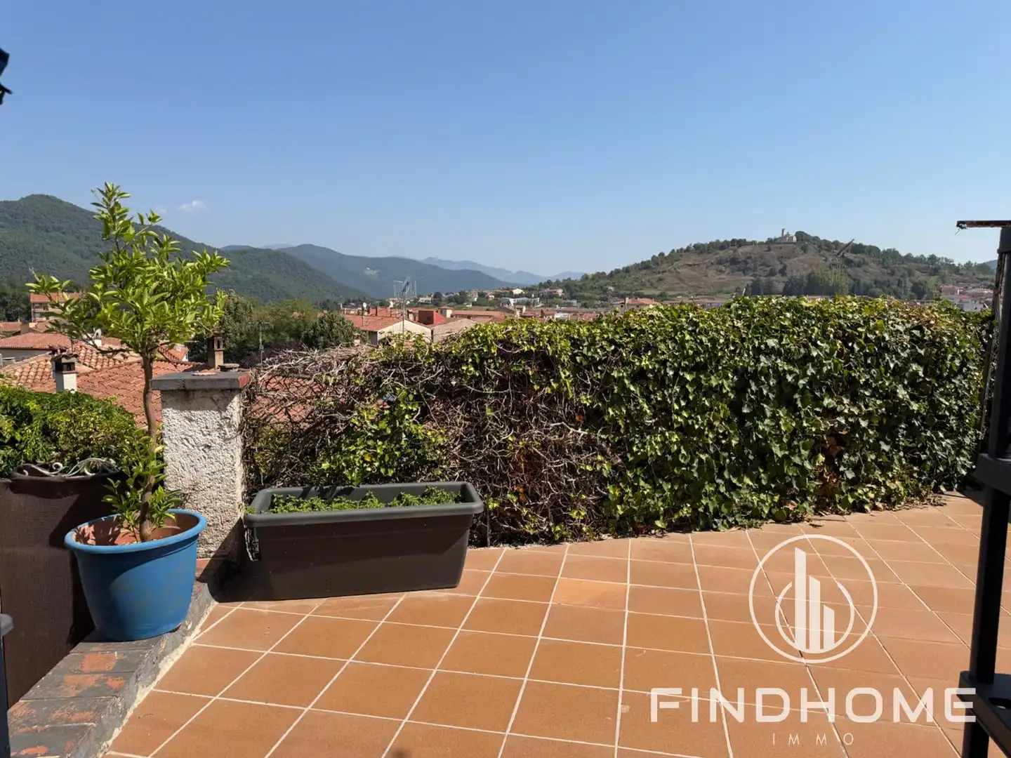 Terraza de Casa adosada en venta en Olot con Calefacción y Trastero
