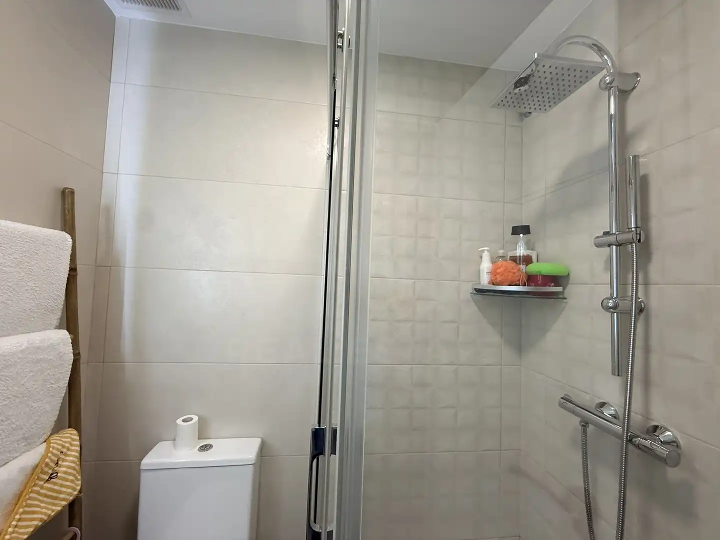 Baño de Piso en venta en Lepe con Aire acondicionado y Calefacción