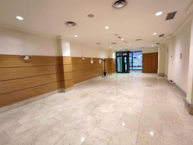 Local comercial en Alquiler en Calle Konbentukoa en Ermua