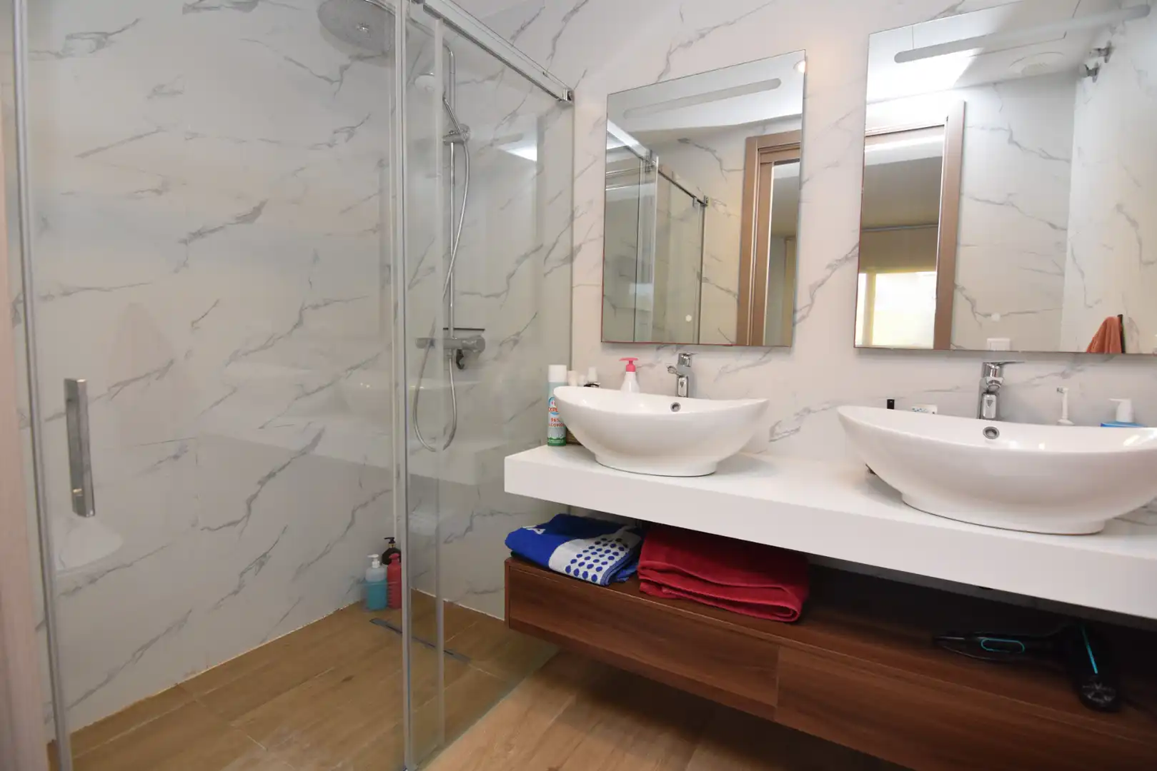 Badezimmer von Wohnung zum Verkauf in Pineda de Mar mit Klimaanlage, Heizung und Privatgarten