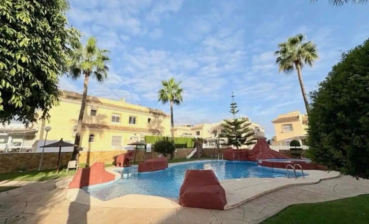 Piscina de Casa o chalet en venta en Orihuela Costa