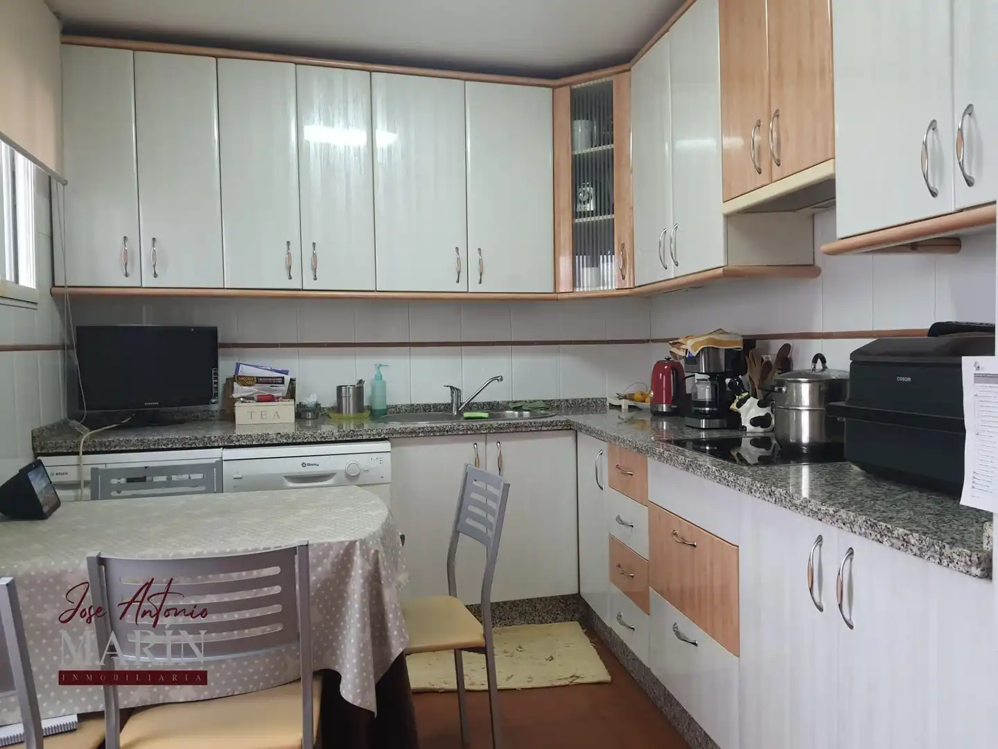 Kitchen of Flat for sale in Badajoz  with Terrace