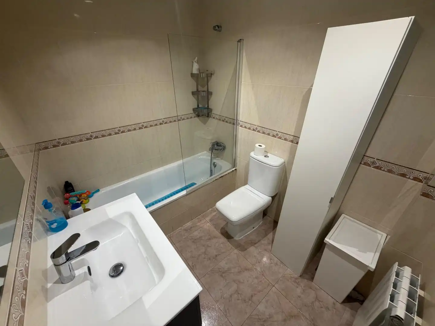 Baño de Planta baja en venta en Llagostera con Calefacción, Terraza y Trastero