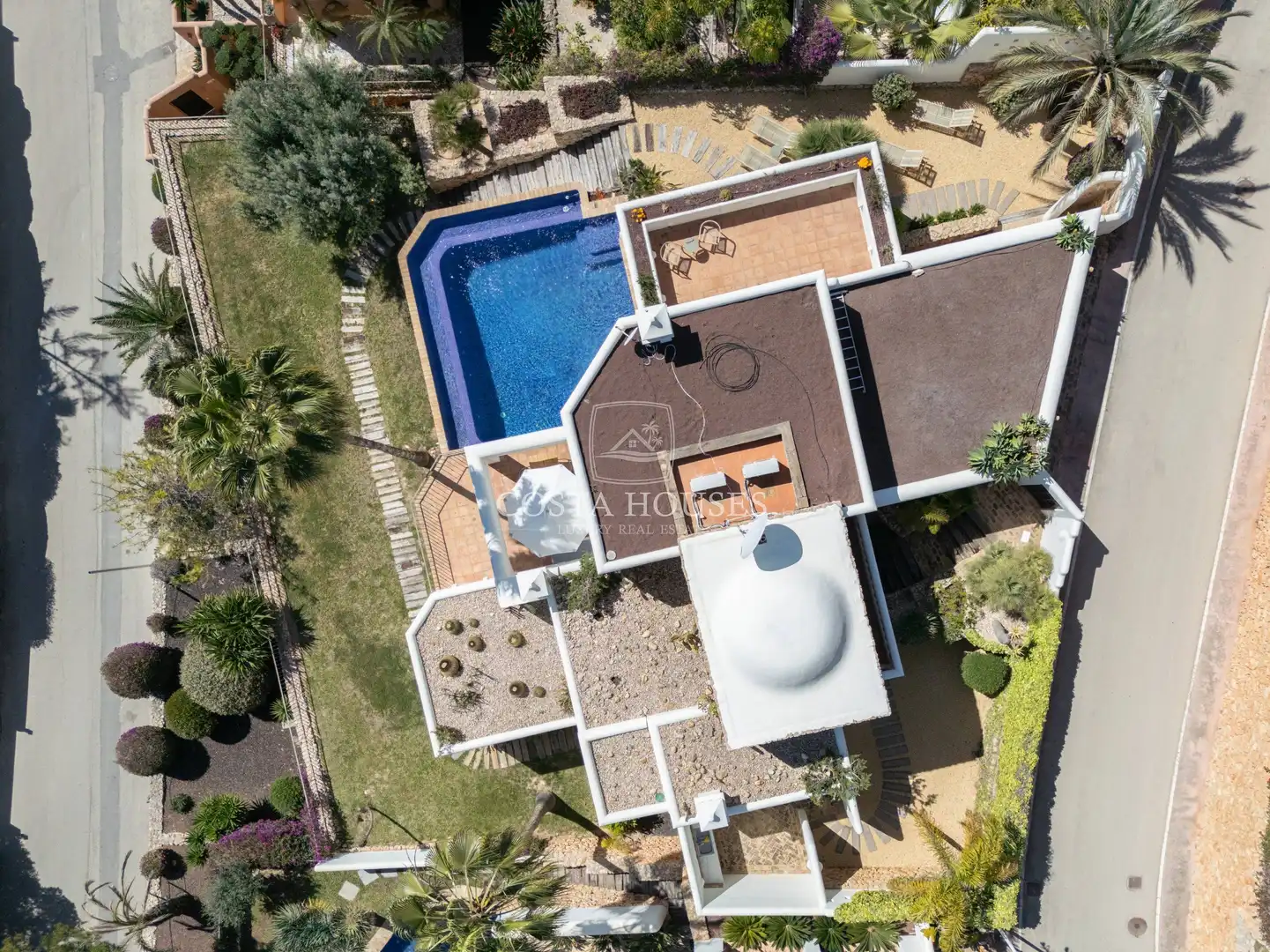 Vista exterior de Casa o xalet en venda en Moraira amb Aire condicionat, Calefacció i Jardí privat