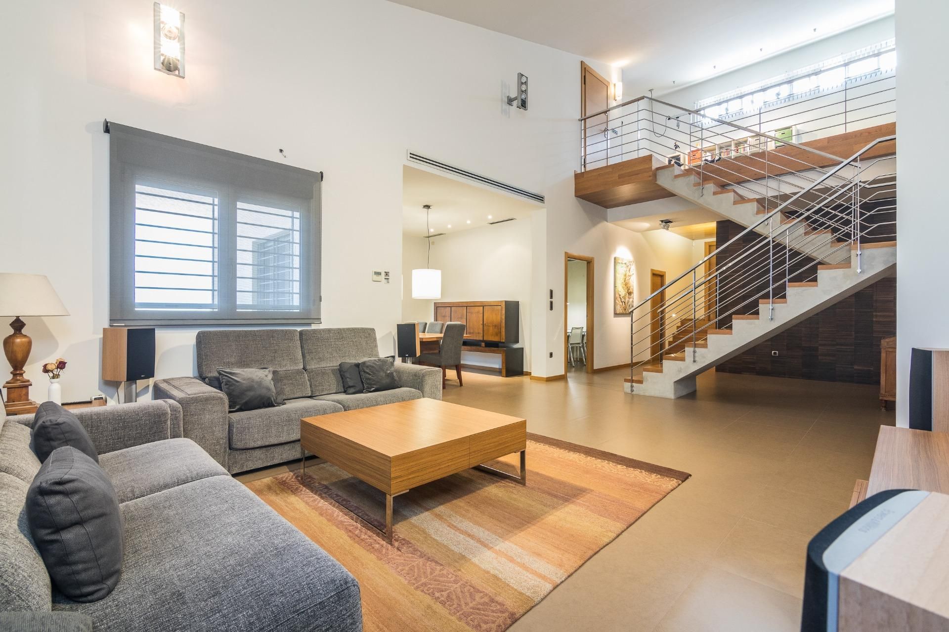 Sala d'estar de Casa o xalet en venda en Elche / Elx amb Aire condicionat, Jardí privat i Terrassa