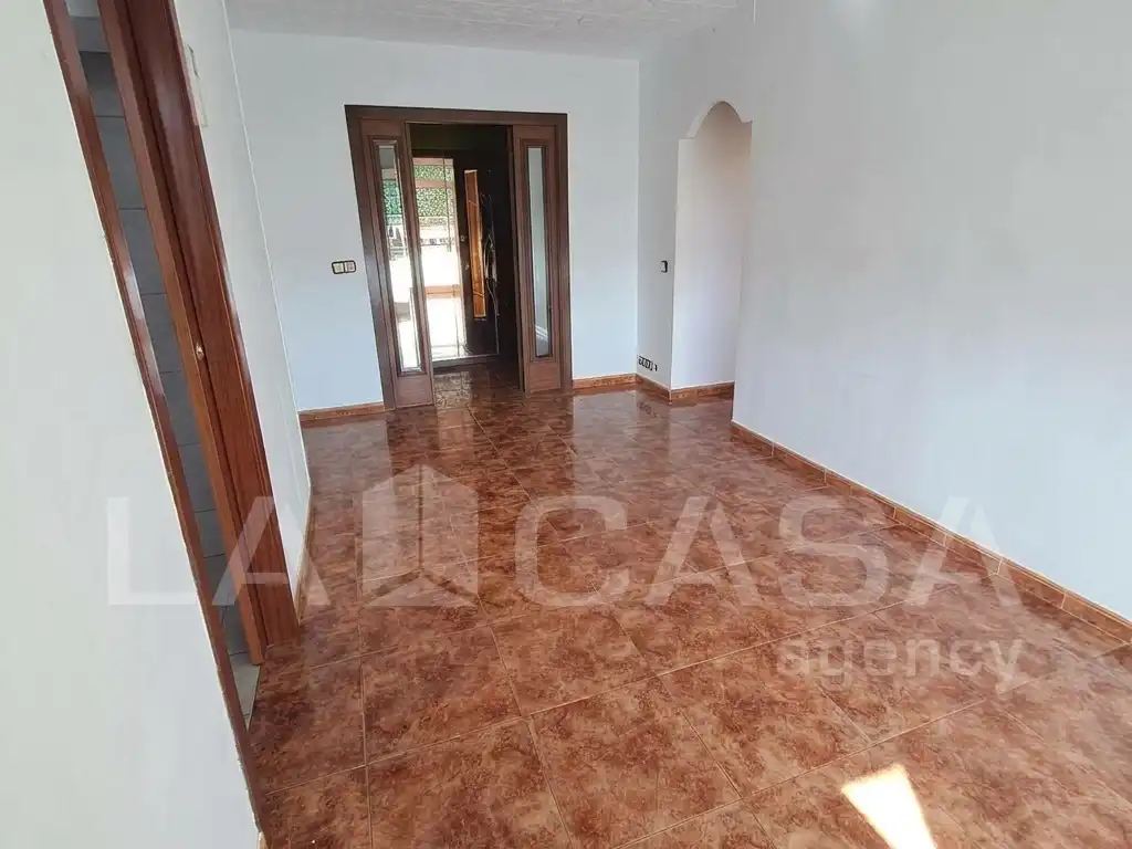 Piso con terraza en venta en Carrer del Pont del Treball Digne, imagen 2