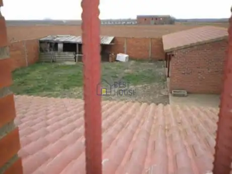 Casa o xalet en venda en Villamañán amb Calefacció, Jardí privat i Parquet
