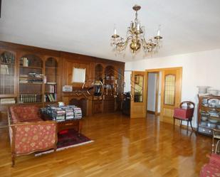Living room of Flat for sale in Alcalá de Henares  with Air Conditioner, Heating and Parquet flooring