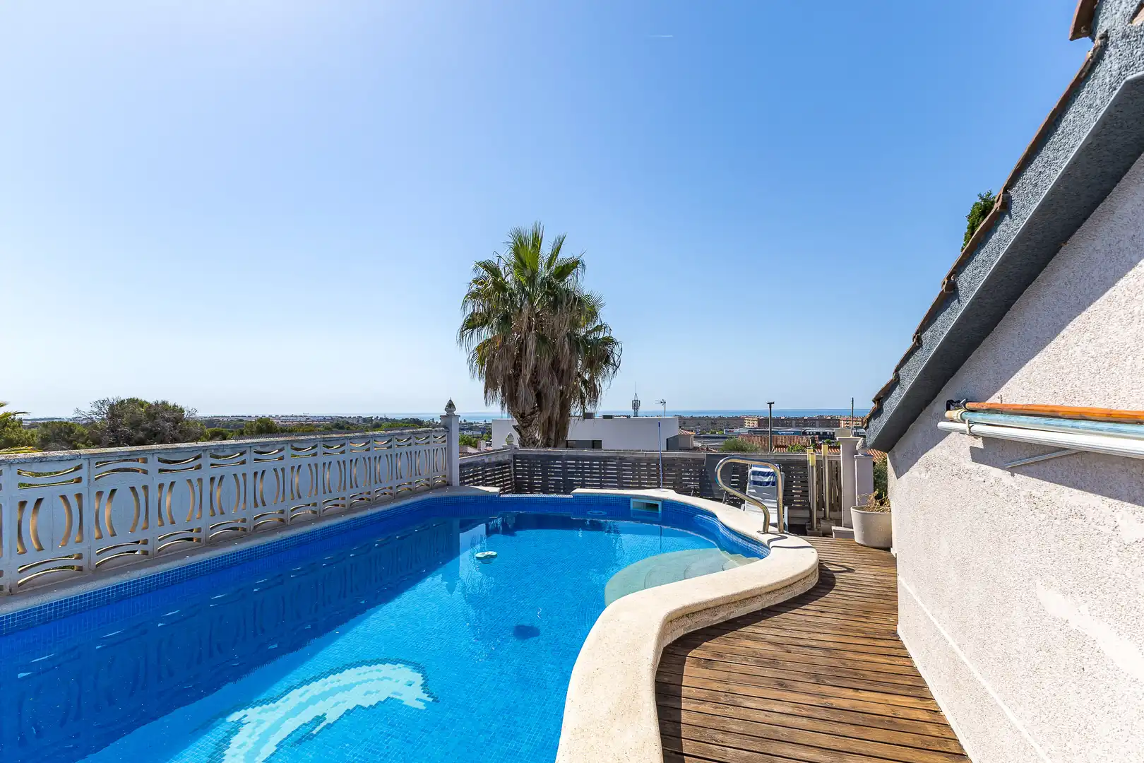 Piscina de Casa o chalet en venta en Cubelles con Aire acondicionado, Calefacción y Jardín privado