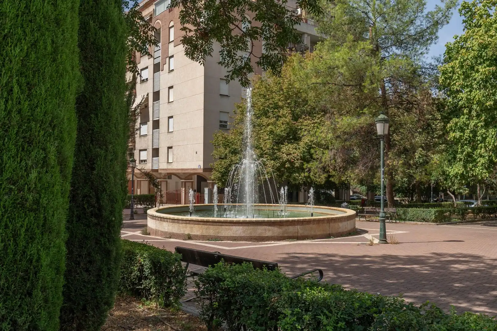 Vista exterior de Apartament en venda en Granada amb Aire condicionat i Calefacció