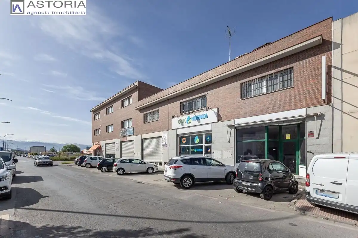 Nau industrial en venda a Avenida JUNCARIL