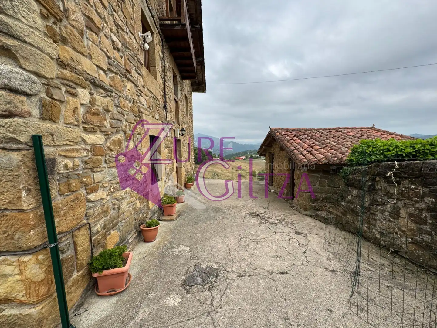 Casa rústica amb jardí en venda a Mallabia