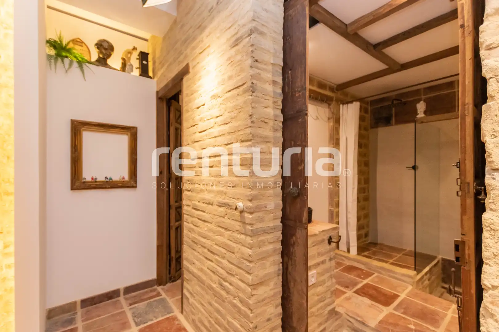 Flat for rent in Valencia  with Air Conditioner, Heating and Furnished