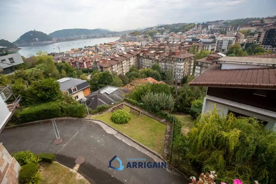 Vista exterior de Dúplex en venta en Donostia - San Sebastián  con Calefacción, Jardín privado y Terraza