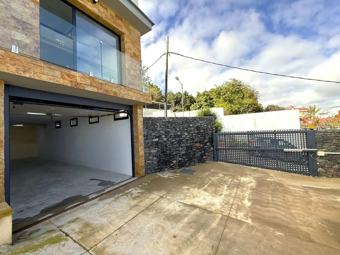 Vista exterior de Casa o xalet en venda en Teror amb Aire condicionat, Calefacció i Jardí privat