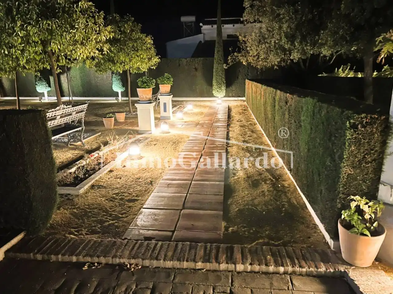 Garden of Buildings for sale in Lucena