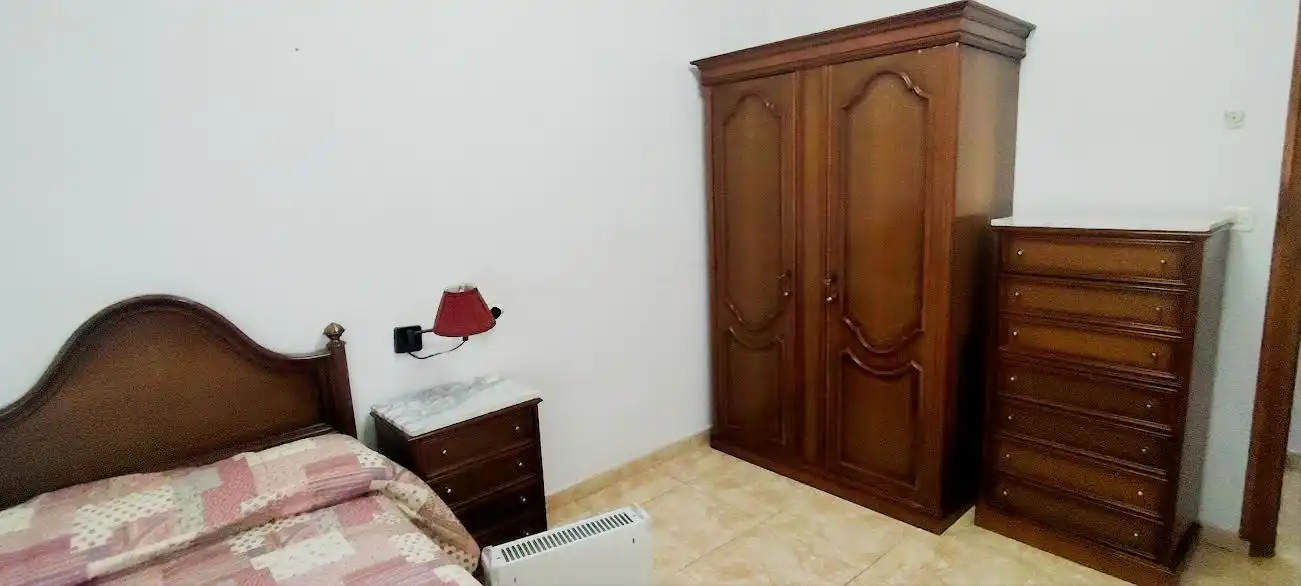 Habitación de Piso de alquiler en Linares con Aire acondicionado, Calefacción y Amueblado