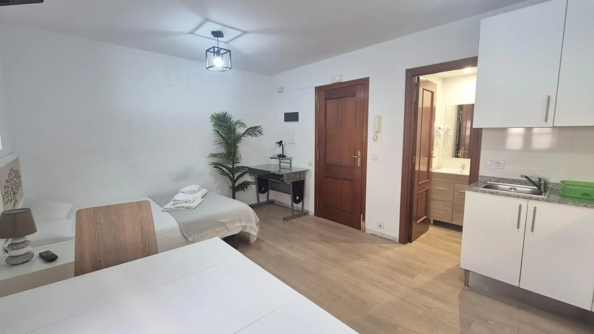 Bedroom of Study for rent in Salamanca  with Heating, Furnished and Balcony