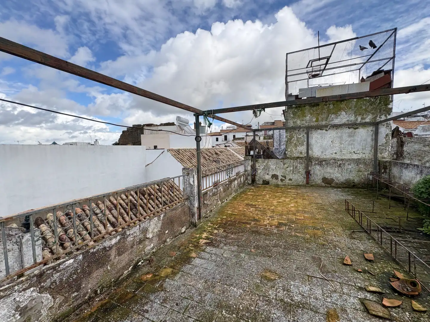 Vista exterior de Casa adosada en venta en Carmona con Terraza y Balcón