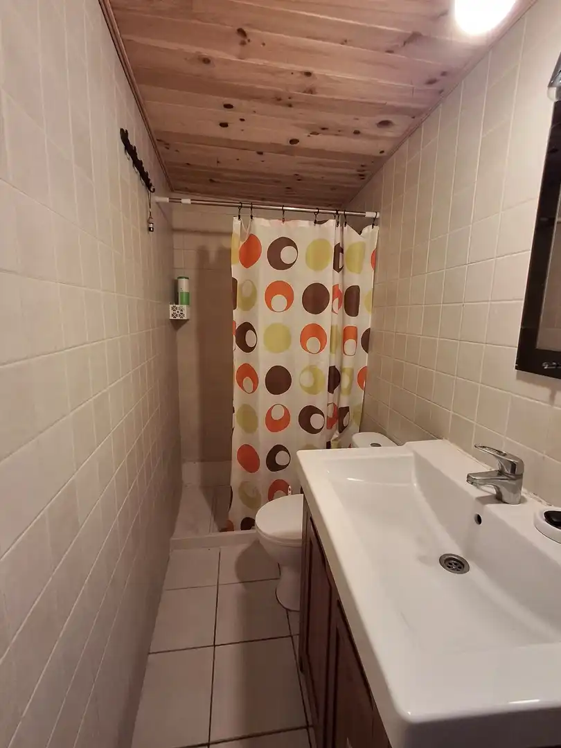 Bany de Casa o xalet en venda en Quirós amb Jardí privat, Terrassa i Balcó