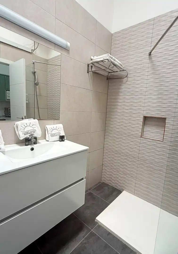 Bathroom of Houses for sale in San Bartolomé de Tirajana  with Air Conditioner, Private garden and Terrace
