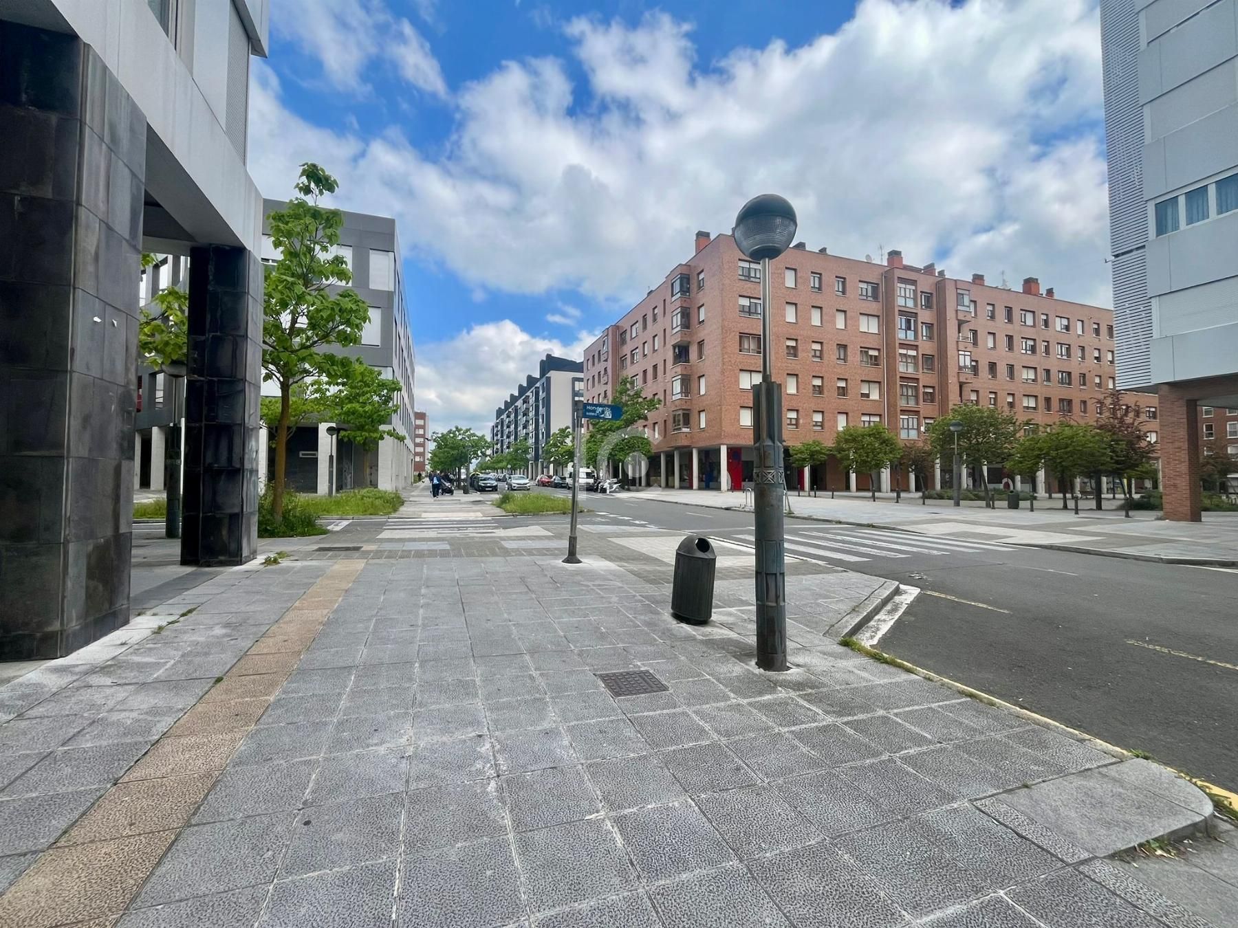 Exterior view of Premises for sale in Vitoria - Gasteiz  with Air Conditioner