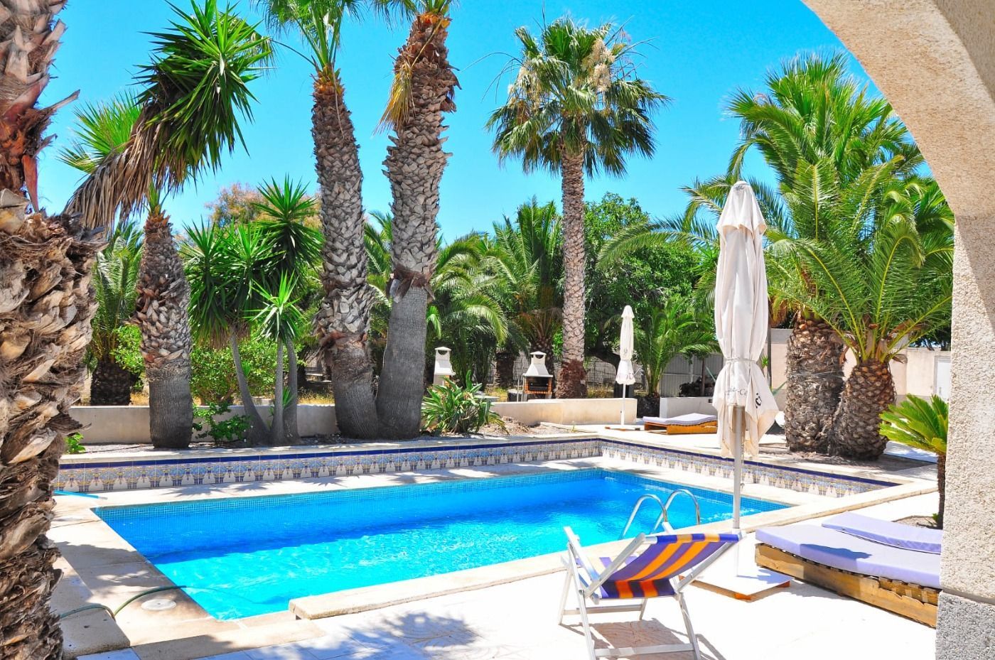 Piscina de Casa o xalet en venda en Roquetas de Mar amb Aire condicionat, Jardí privat i Terrassa
