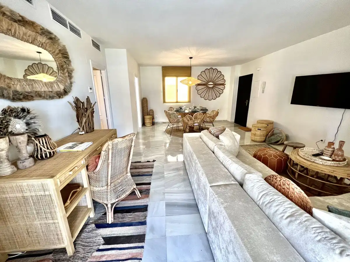 Sala de estar de Dúplex de alquiler en Estepona con Aire acondicionado, Terraza y Trastero