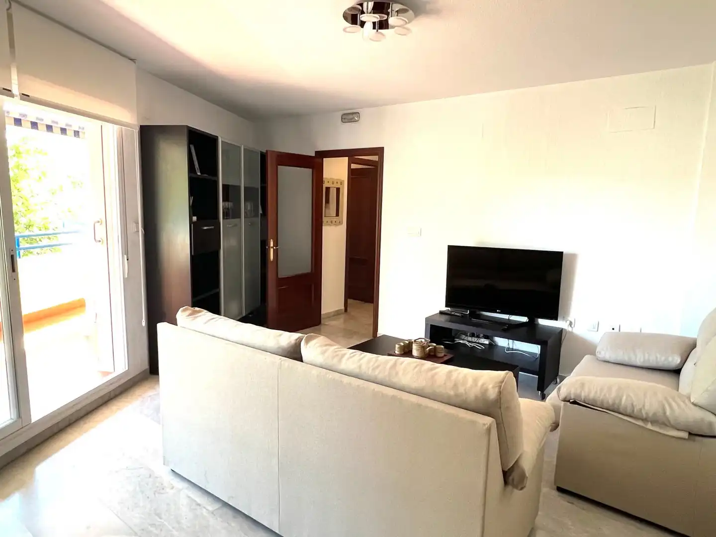 Living room of Flat for rent in Marbella  with Air Conditioner, Heating and Terrace