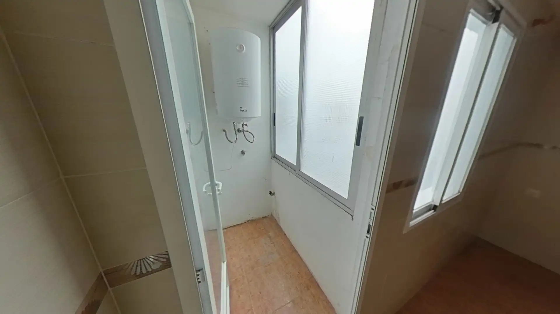 Badezimmer von Wohnung zum Verkauf in Cullera mit Balkon