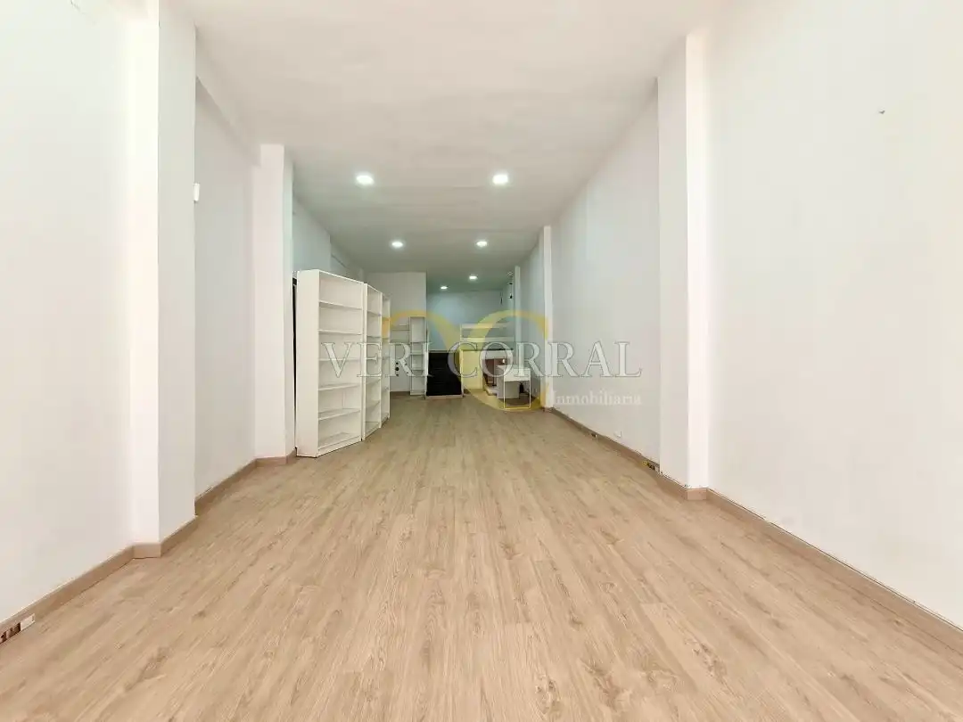Business premises for sale in Calle Adaro, imagen 4