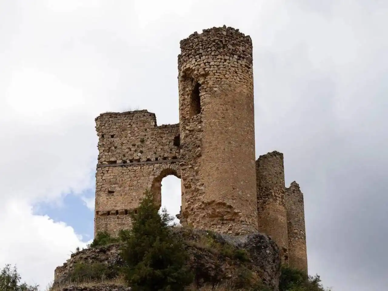 Außenansicht von Gebäude zum Verkauf in Sigüenza