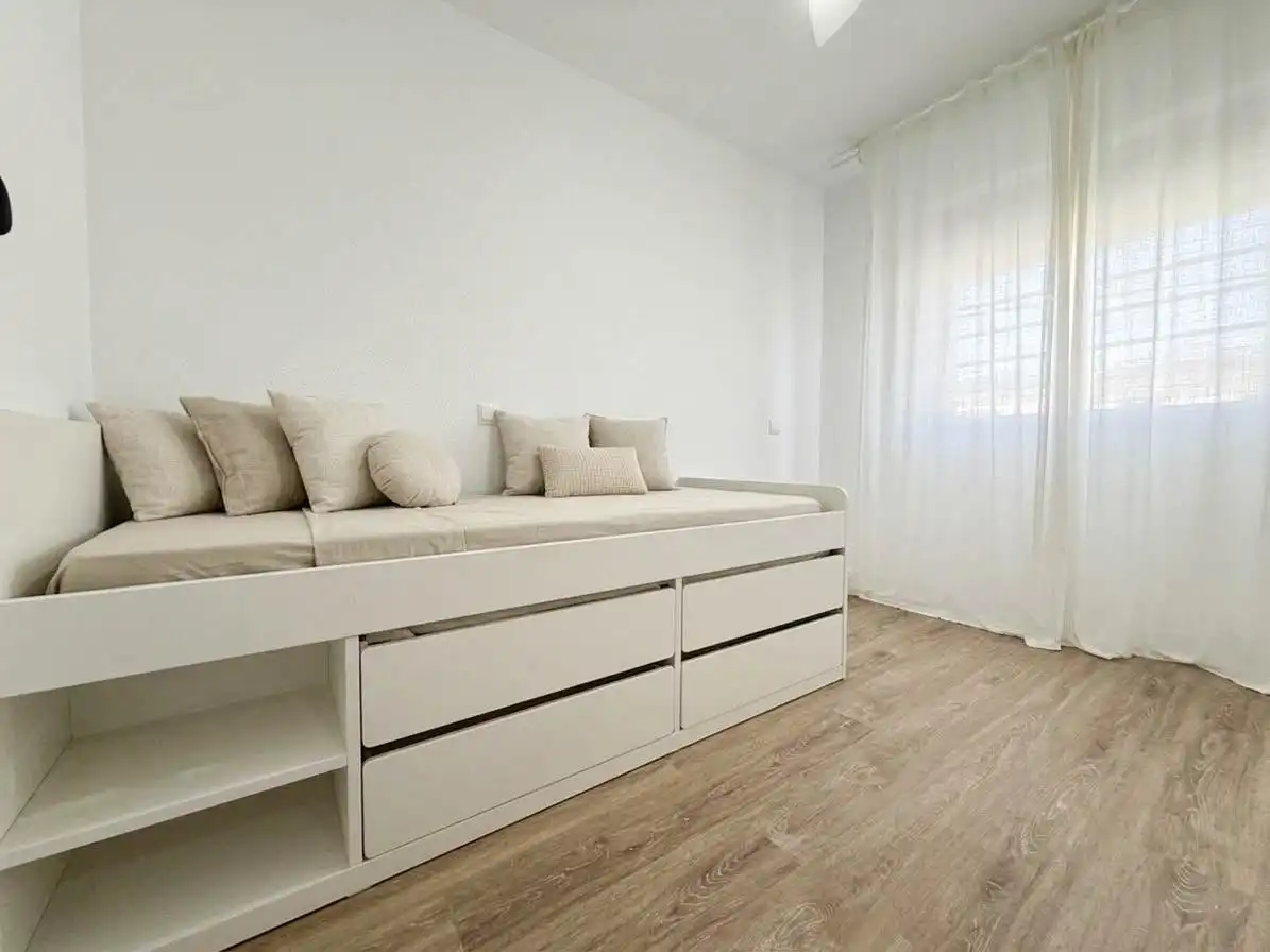 Schlafzimmer von Haus oder Chalet zur Miete in Santa Pola mit Klimaanlage, Heizung und Privatgarten