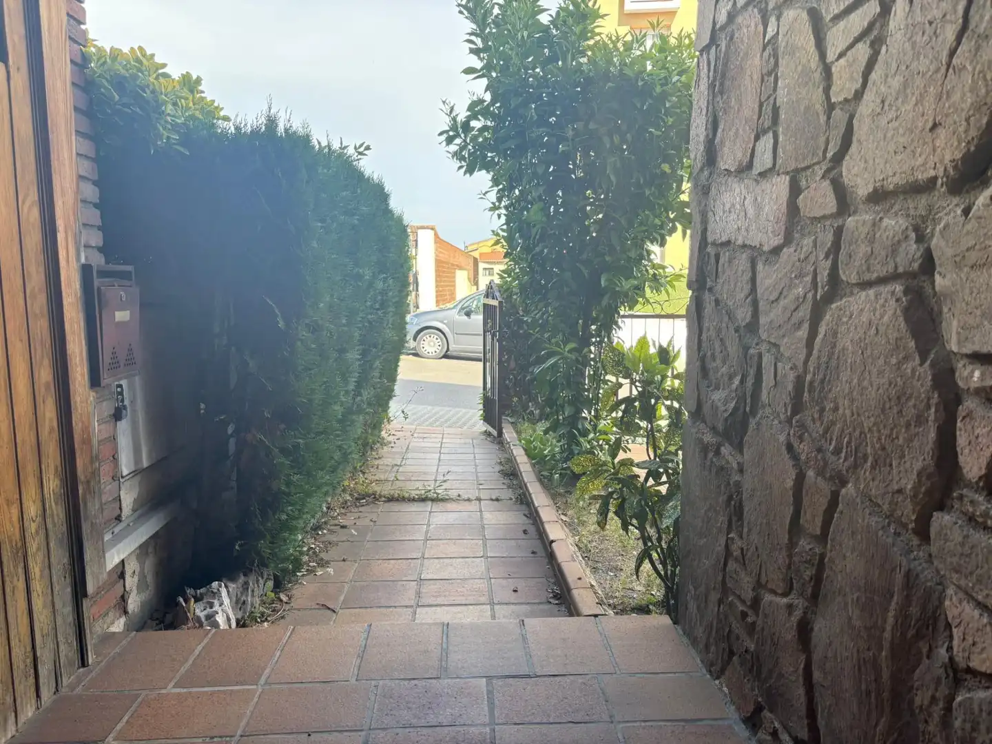 Vista exterior de Casa adosada en venta en Sant Celoni con Calefacción, Jardín privado y Terraza
