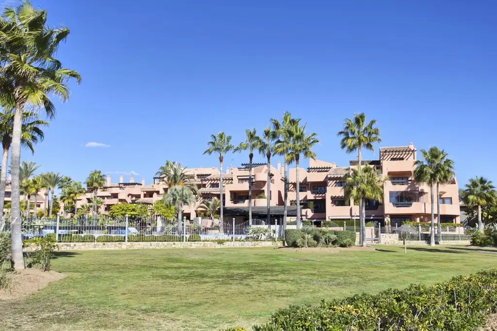 Apartament amb piscina en venda a Estepona Pueblo, imagen 5