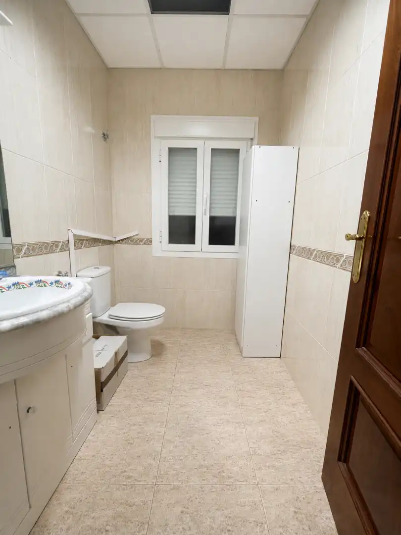 Baño de Local en venta en Tomelloso con Aire acondicionado y Calefacción