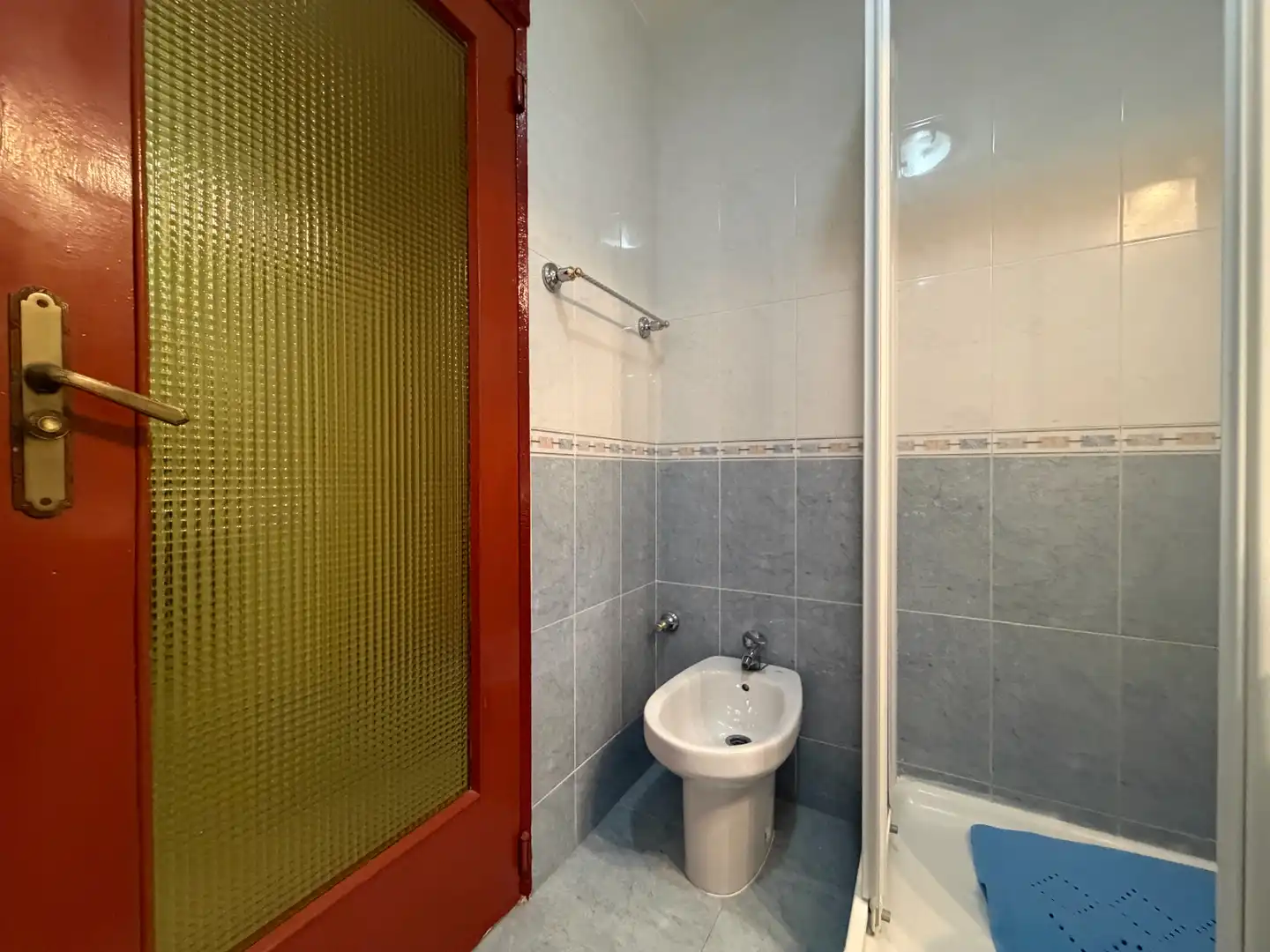 Bathroom of Flat for sale in Madrid  with Air Conditioner, Heating and Furnished