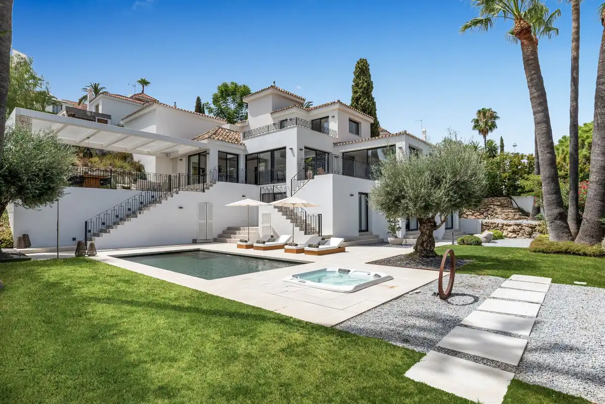 Garden of Houses for sale in Nueva Andalucía