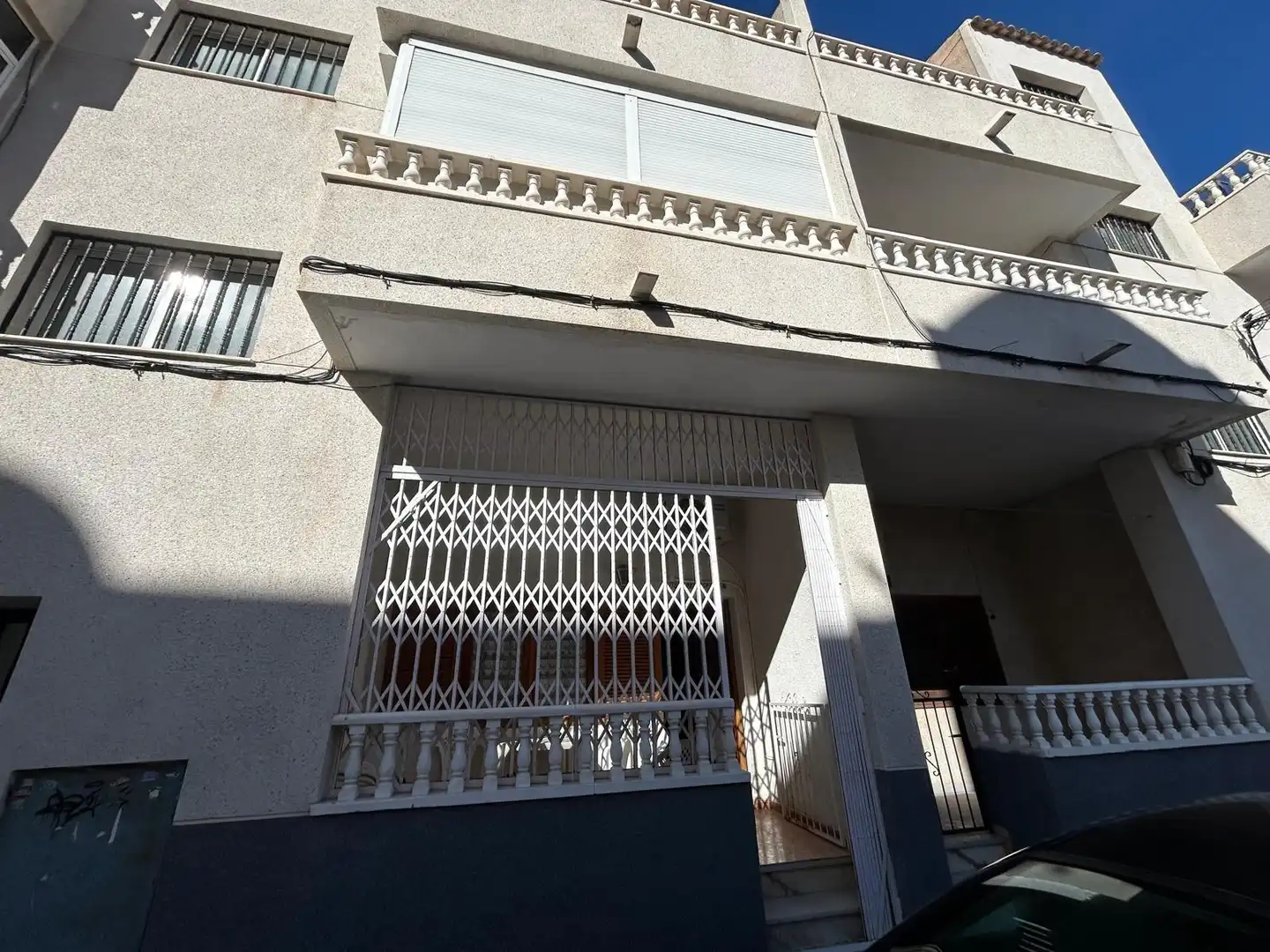 Vista exterior de Apartament en venda en Torrevieja amb Aire condicionat, Terrassa i Moblat