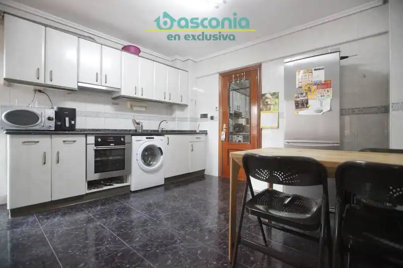 Appartamento con terrazza in vendita a Agirre Lehendakaria Kalea, imagen 4