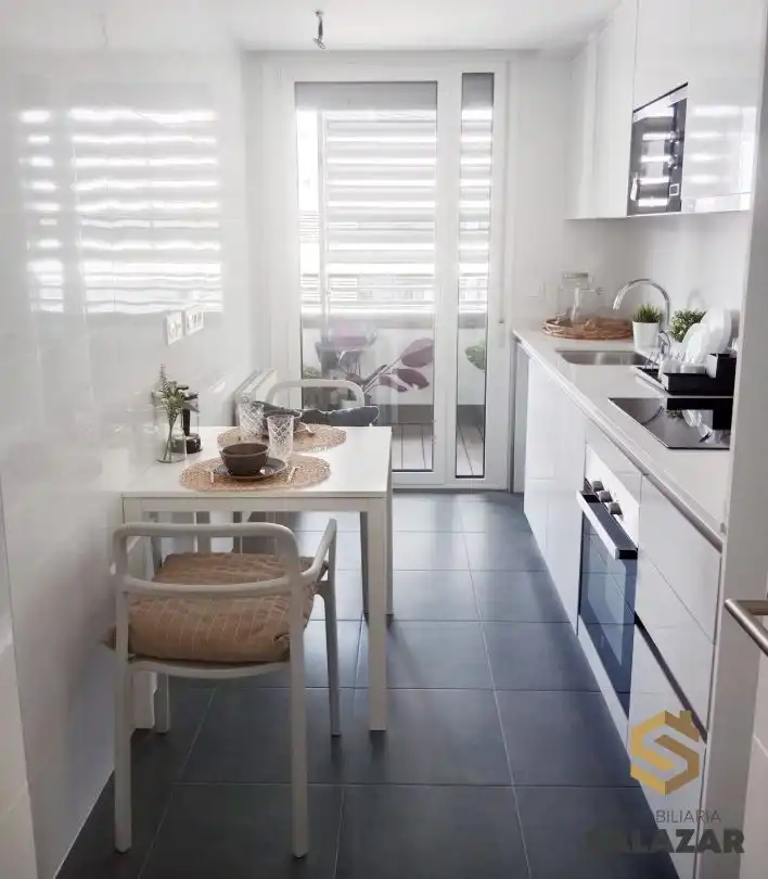 Cocina de Ático de alquiler en Bilbao  con Calefacción, Jardín privado y Terraza