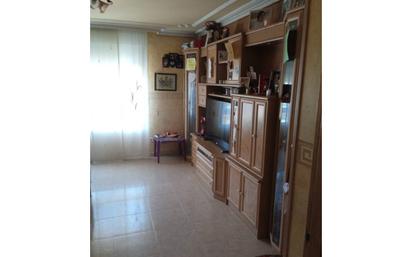 Living room of Flat for sale in Parla  with Air Conditioner and Swimming Pool