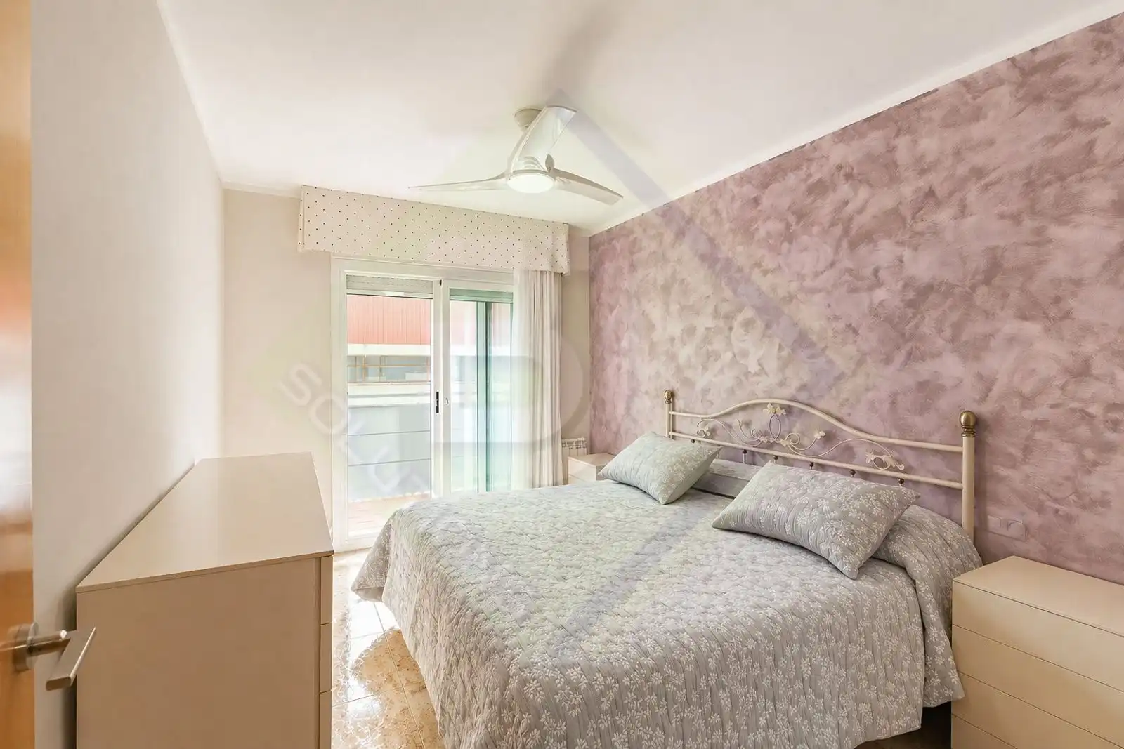 Piso en venta en CAMI RAL, Eixample