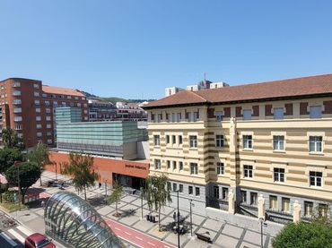 Flat with balcony for sale in Alameda DOCTOR AREILZA