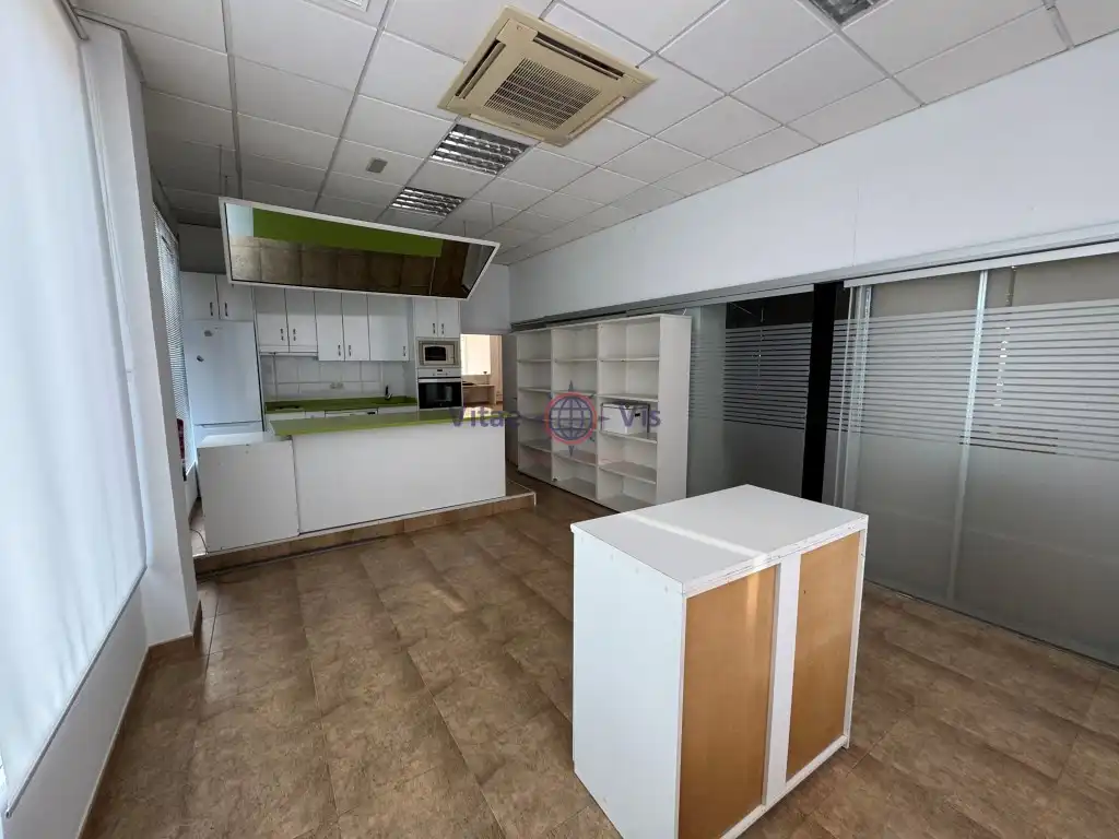 Local comercial de lloguer a Avenida Europa, imagen 3