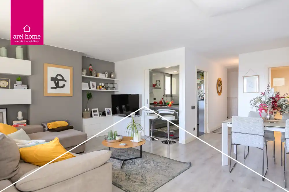 Sala d'estar de Pis en venda en Esplugues de Llobregat amb Aire condicionat, Calefacció i Parquet