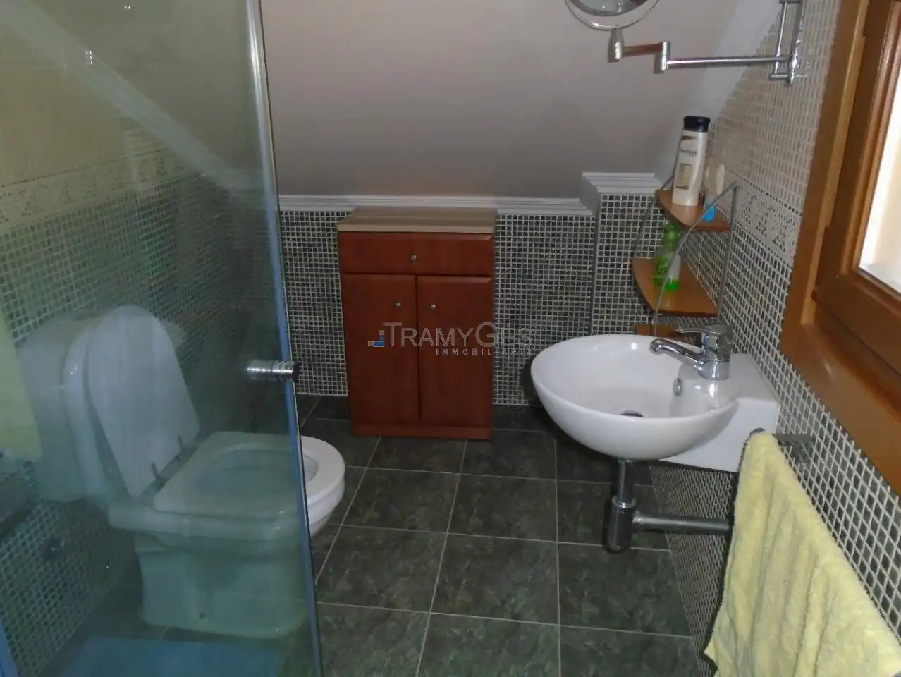 Bany de Casa o xalet en venda en A Guarda   amb Calefacció, Jardí privat i Parquet